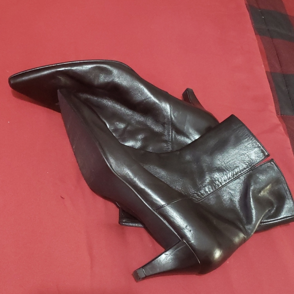 Shoes - Picture 2 of 4